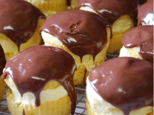 boston cream pie cupcakes